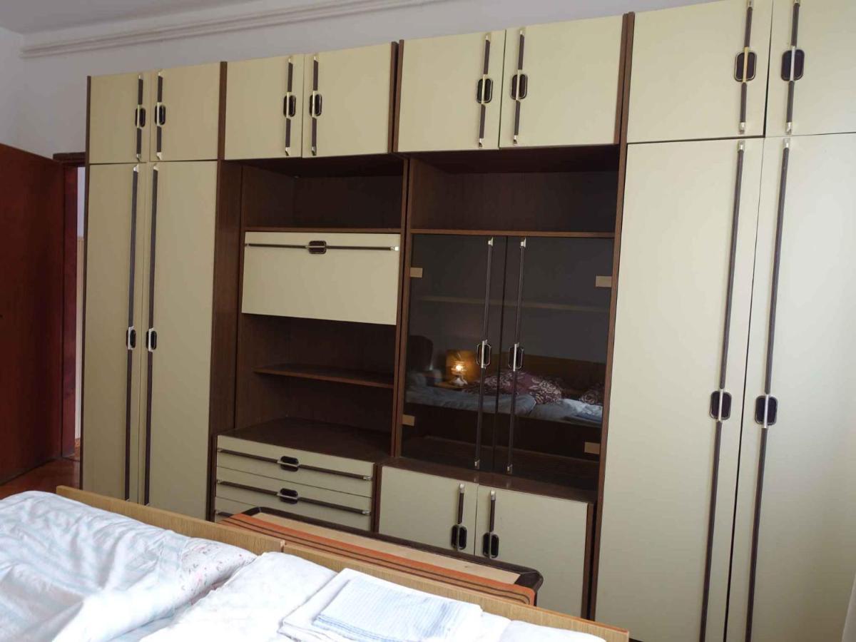Apartment in Omisalj - Insel Krk 39736 Buitenkant foto