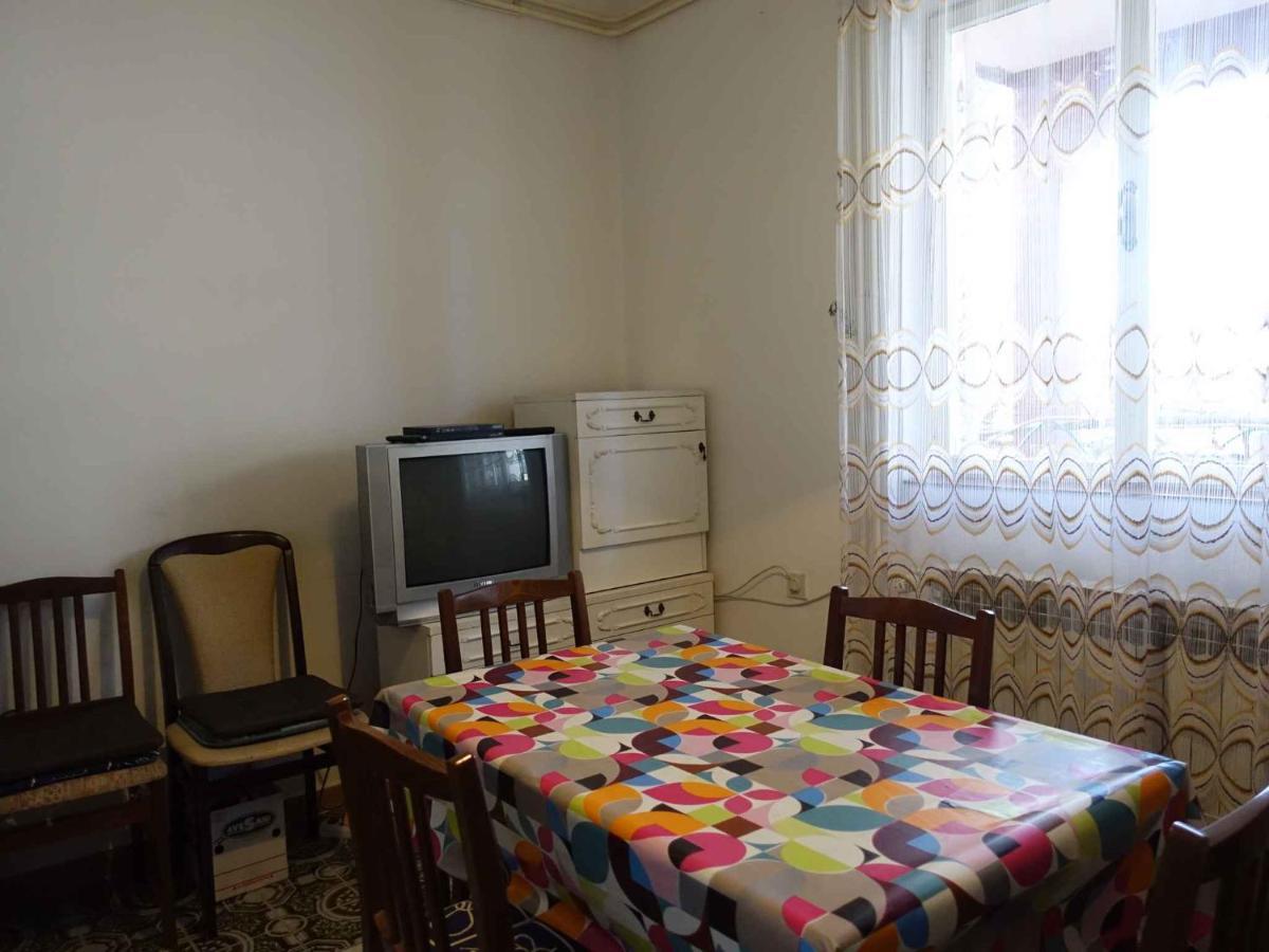 Apartment in Omisalj - Insel Krk 39736 Buitenkant foto