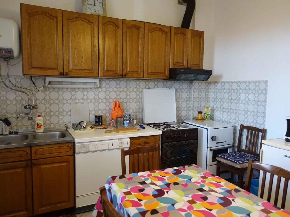 Apartment in Omisalj - Insel Krk 39736 Buitenkant foto