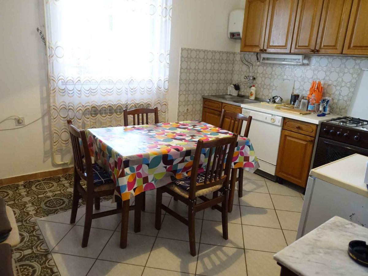 Apartment in Omisalj - Insel Krk 39736 Buitenkant foto