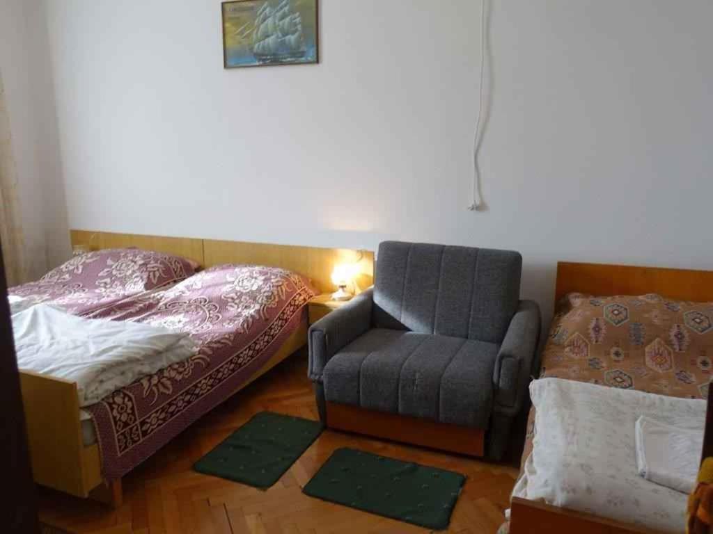 Apartment in Omisalj - Insel Krk 39736 Buitenkant foto